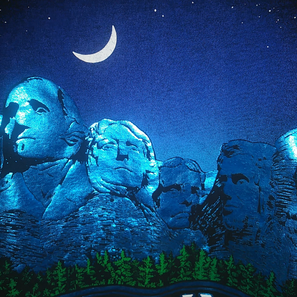 Fred Harvey Trading Co. Mt. Rushmore at Night XL - Picture 3 of 5